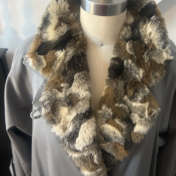 Vintage trench coat with faux fur lining - Picture 2 of 4